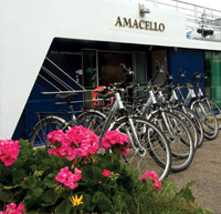 El barco dispone de una flota de bicicletas para hacer excursiones por el rio... CRUCEROS FLUVIALES DE LUJO MS AMACELLO AMADEUS WATERWAYS CRUCEROS LUXURY RIVER CRUISES